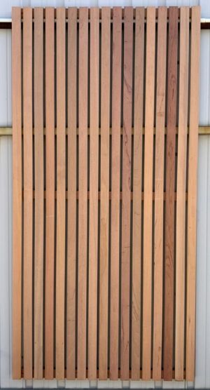 Hardwood Timber Screen Vertical